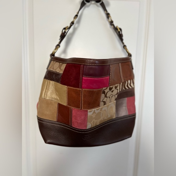 Signature Coach Multicolor Patchwork Purse Handbag Like New - Picture 4 of 7